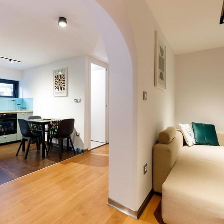 Stylish City Apartment Split Ngoại thất bức ảnh